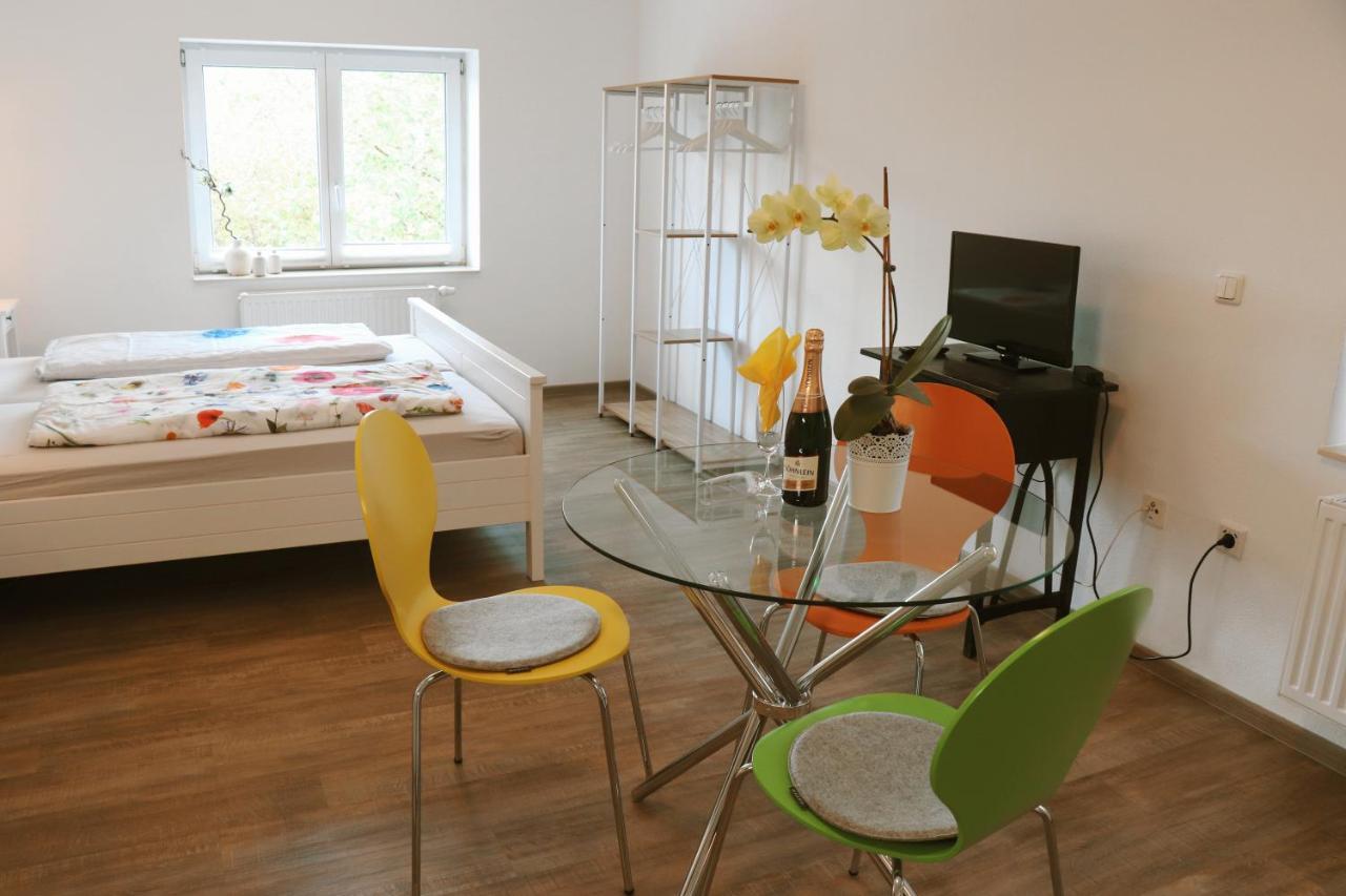 Helles Apartment Fuer 1-2 Pers. Mit Parkplatz Und Wifi Kraiburg am Inn Экстерьер фото